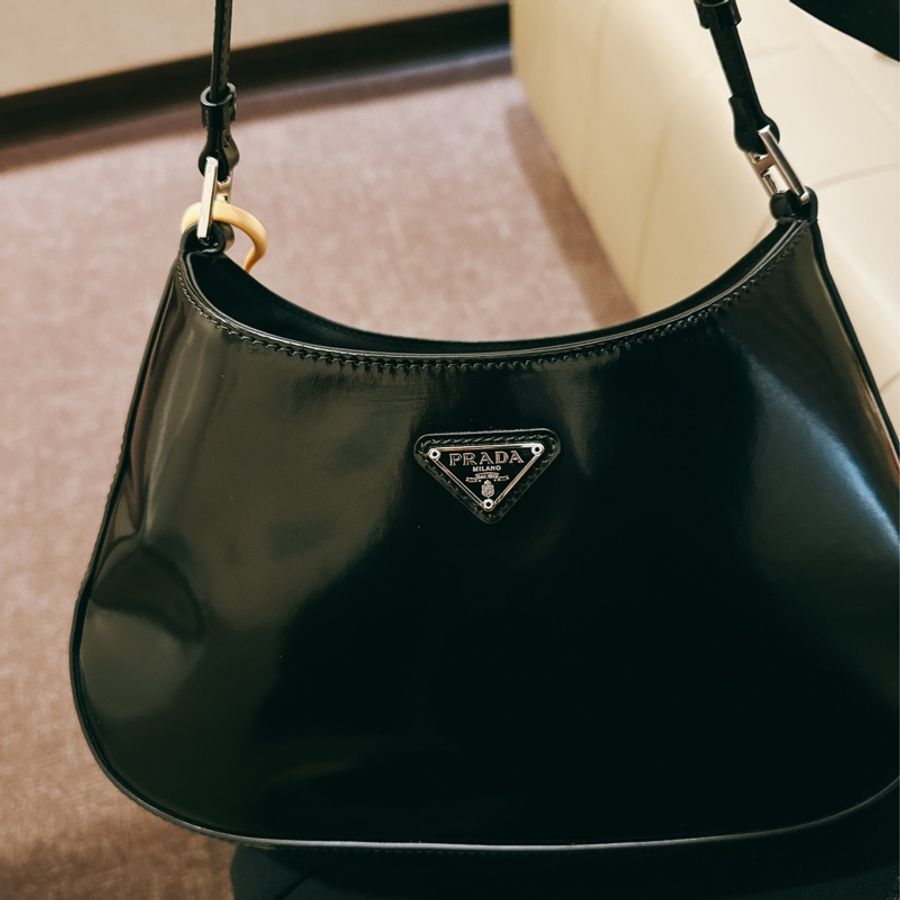 可議價Prada Cleo 拋光皮革肩背包-10