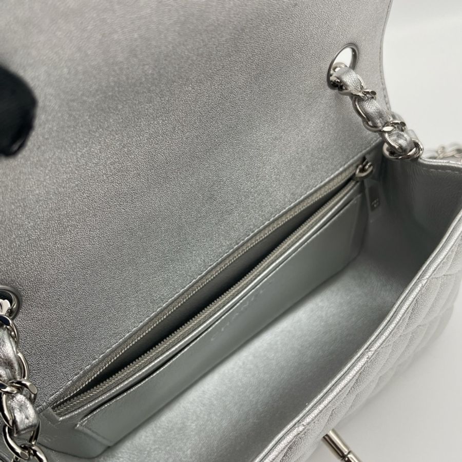 CHANEL牛皮銀色COCO 20-7