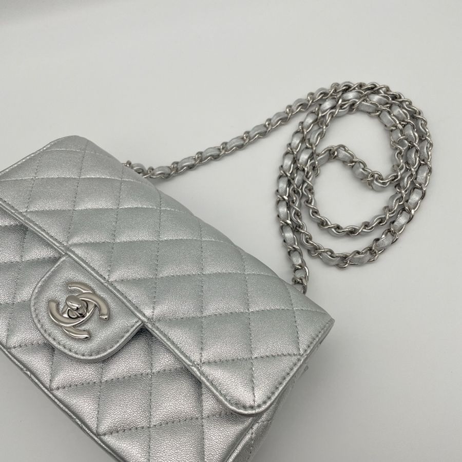 CHANEL牛皮銀色COCO 20-8