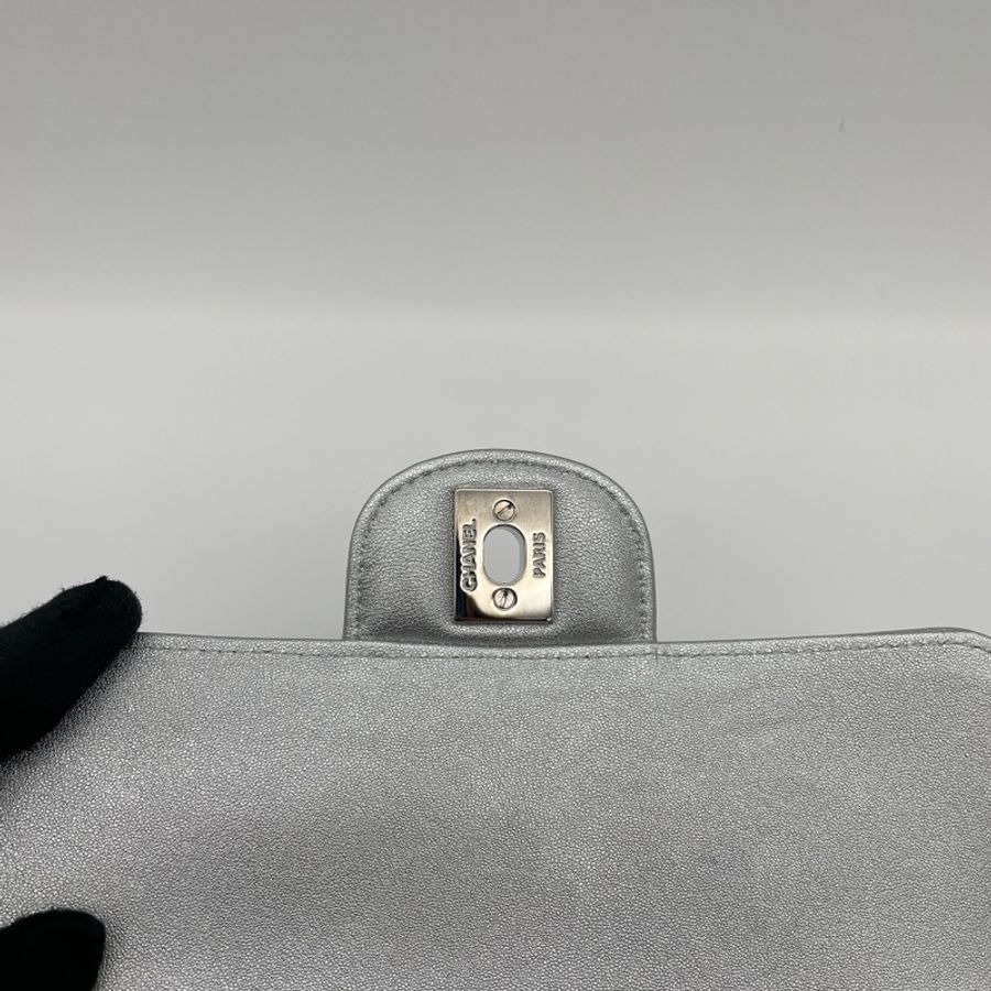 CHANEL牛皮銀色COCO 20-13