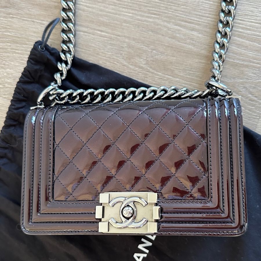 ✨RARE✨CHANEL BOY 漆皮黑色包 倫敦Heathrow機場購入-12