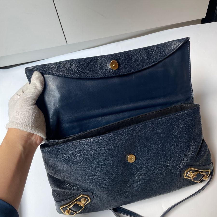 Balenciaga 深藍山羊皮下蓋斜背包-5