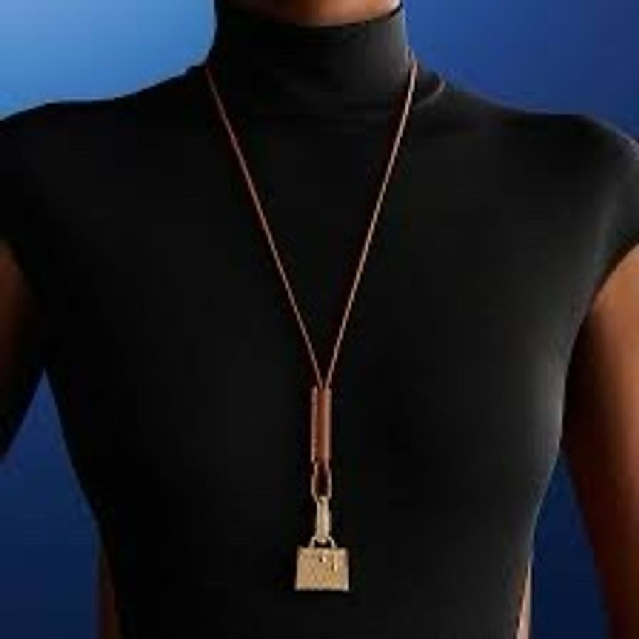 近新特惠商品✨ 缺貨款HERMES Curiosite Kelly Lacu charm 斷貨款粉色凱莉包墜飾-19