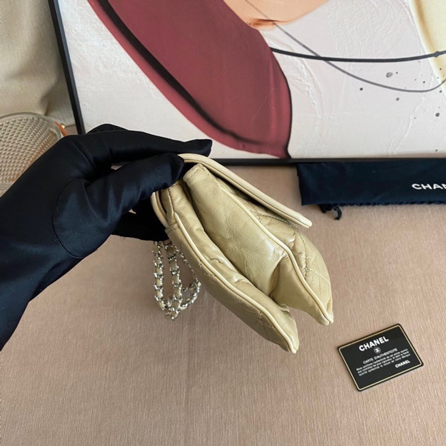CHANEL 2.55系列法棍鏈條包 奶茶色-5