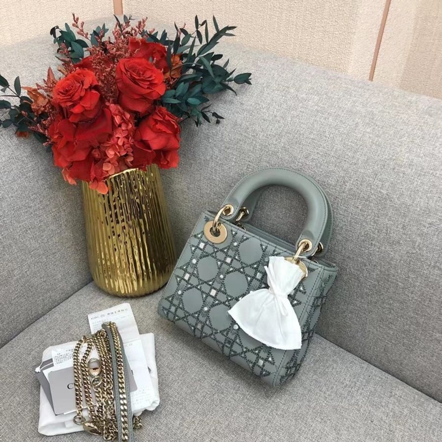 新款高階系列Dior 迪奧三格灰色釘珠金扣戴妃包鏈條包,2020年購入-1