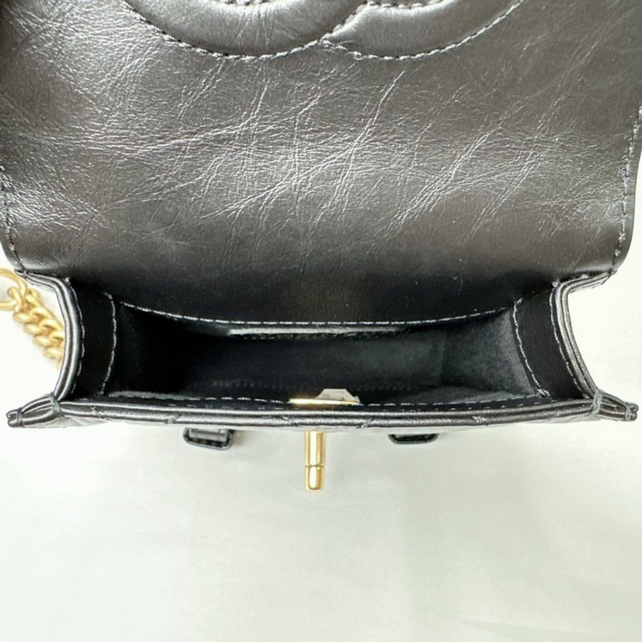 CHANEL 黑金迷你復古小郵差包-7
