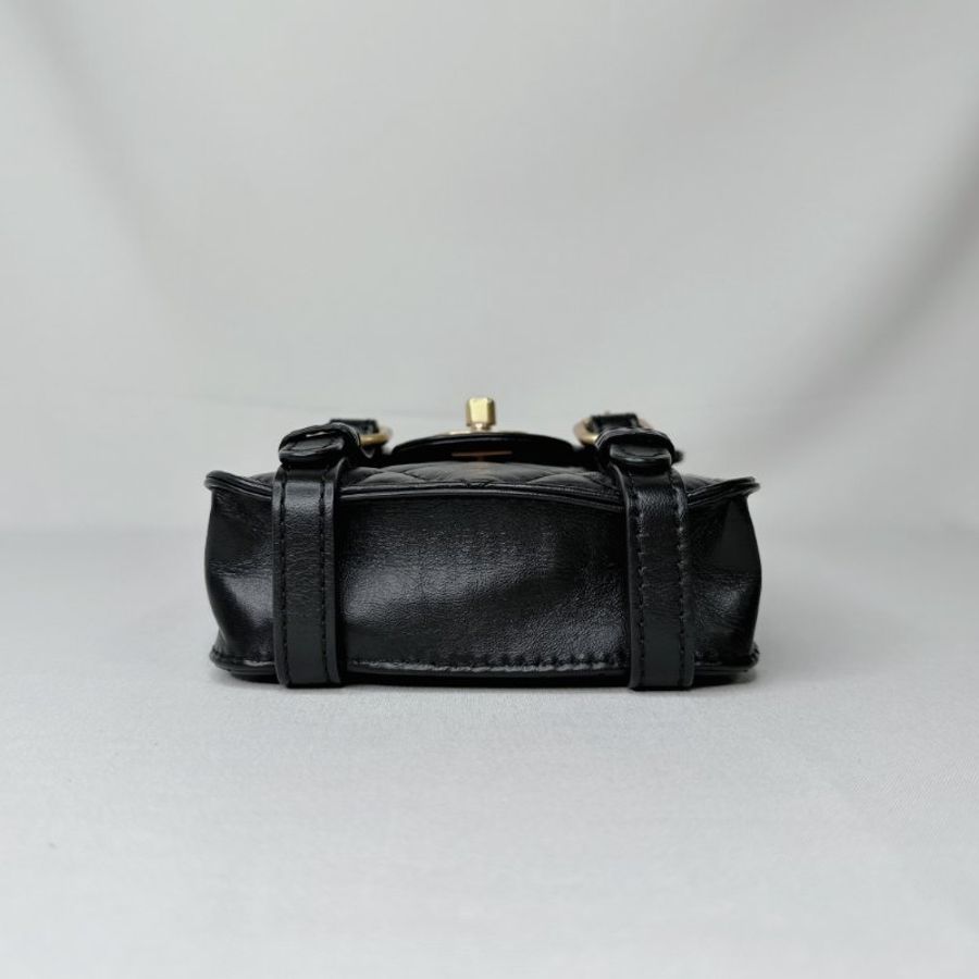 CHANEL 黑金迷你復古小郵差包-10