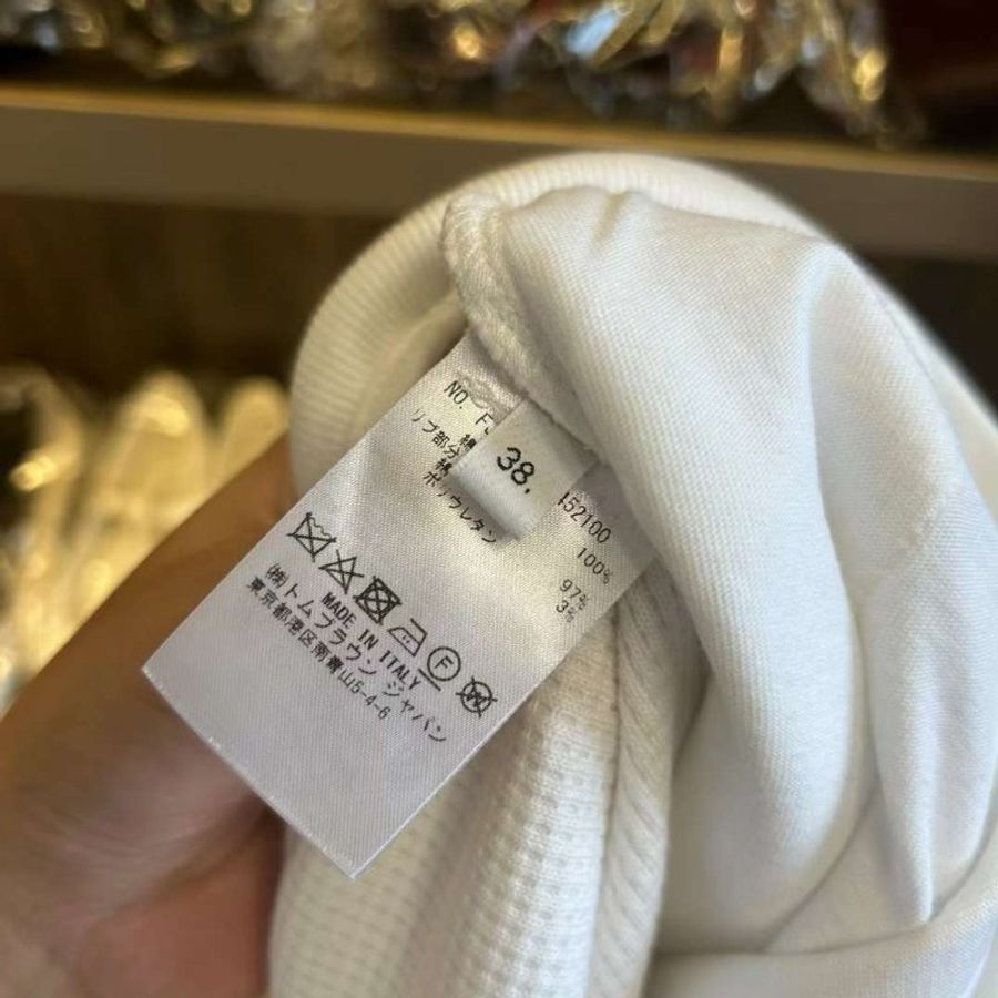 TB裙子 尺寸38碼 只穿一次 圖3有點污漬清洗一下非常新-3
