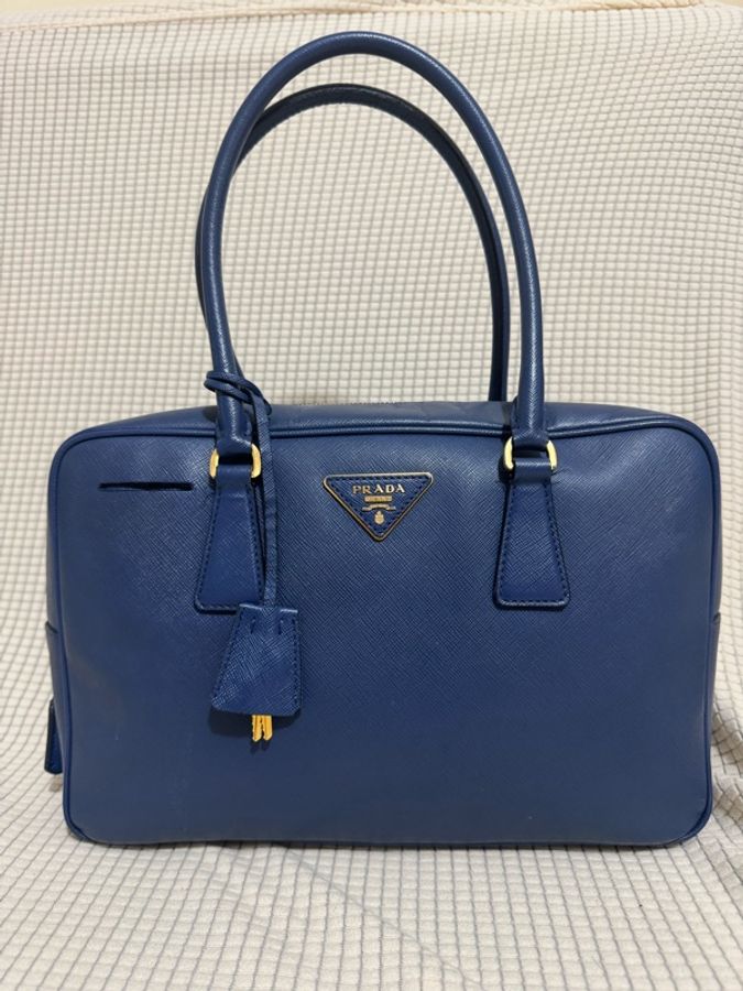 Prada saffiano bag💙-0