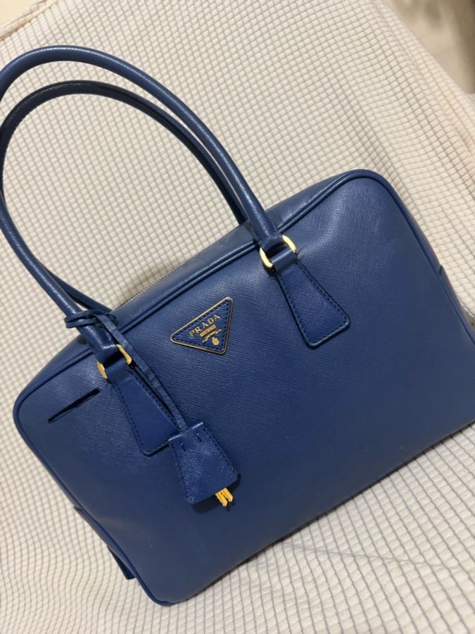 Prada saffiano bag💙-1