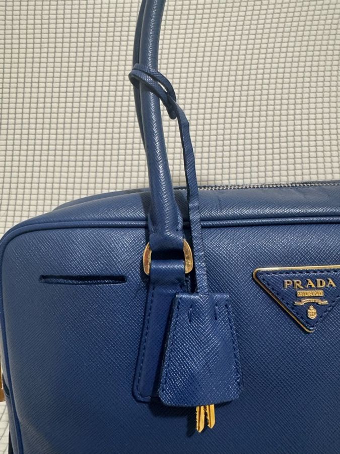 Prada saffiano bag💙-5