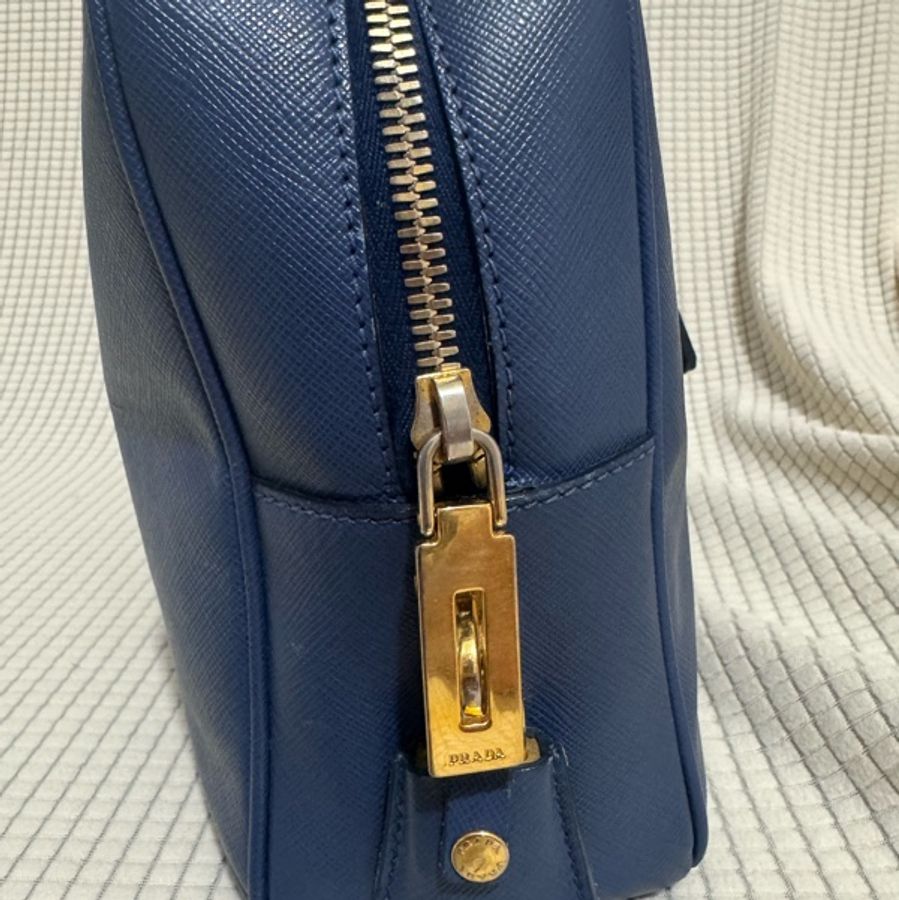 Prada saffiano bag💙-24