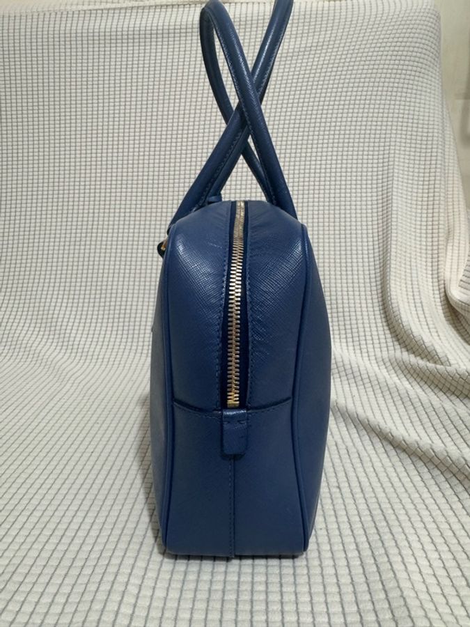 Prada saffiano bag💙-16