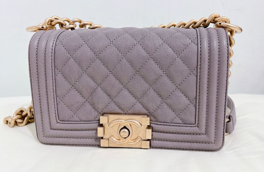 CHANEL 粒紋牛皮BOY 20cm-1