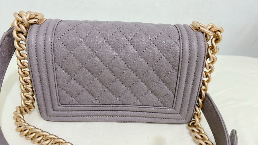 CHANEL 粒紋牛皮BOY 20cm-6