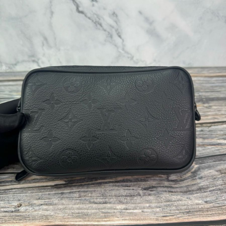 LV Louis Vuitton 路易威登M82544 Alpha 壓紋相機包 晶片款-5