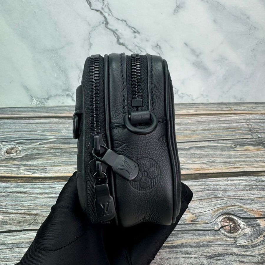 LV Louis Vuitton 路易威登M82544 Alpha 壓紋相機包 晶片款-6