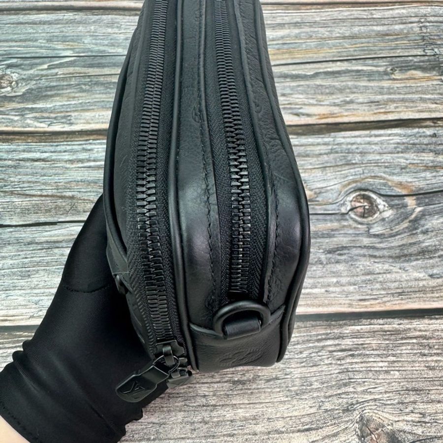 LV Louis Vuitton 路易威登M82544 Alpha 壓紋相機包 晶片款-11