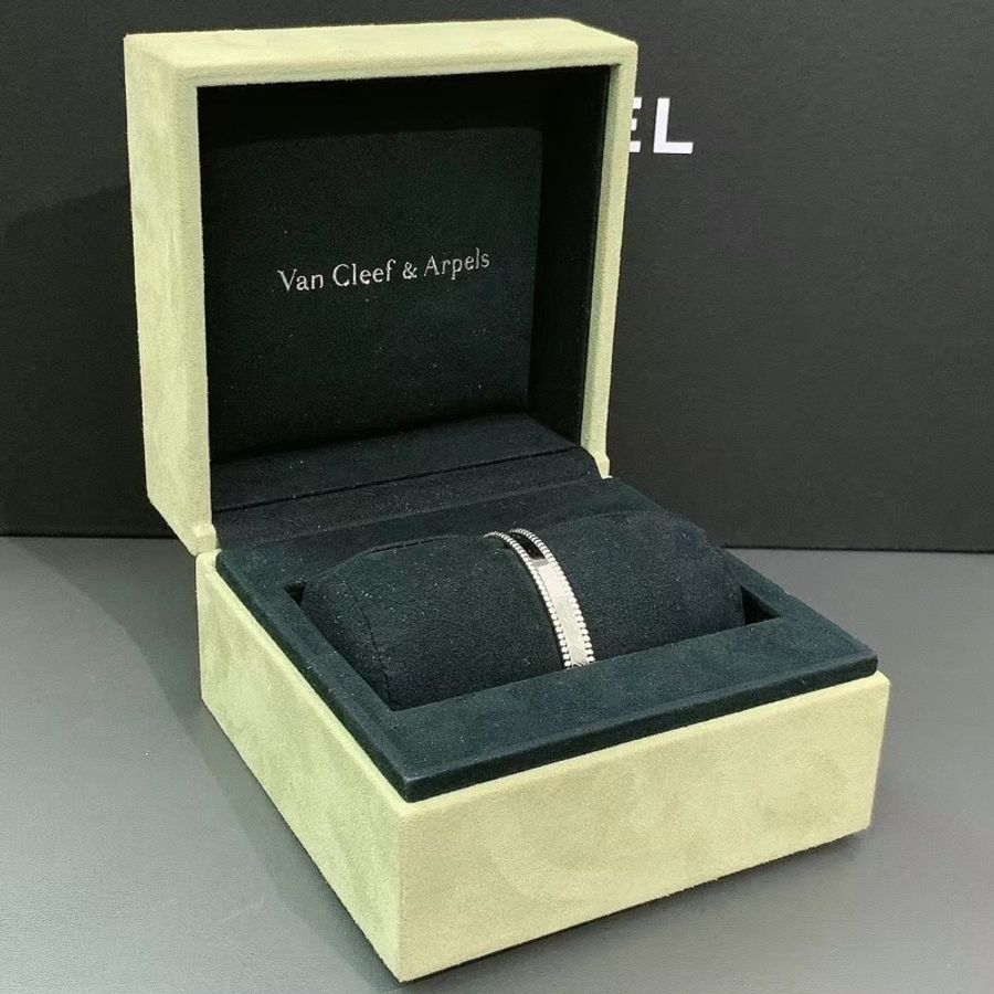 Van Cleef & Arpels梵克雅寶萬花筒簽名版白金手鐲s碼 2020年購入-3