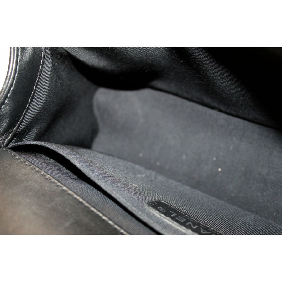 Chanel Black Quilted Calfskin Old Medium Boy Shoulder Bag-14