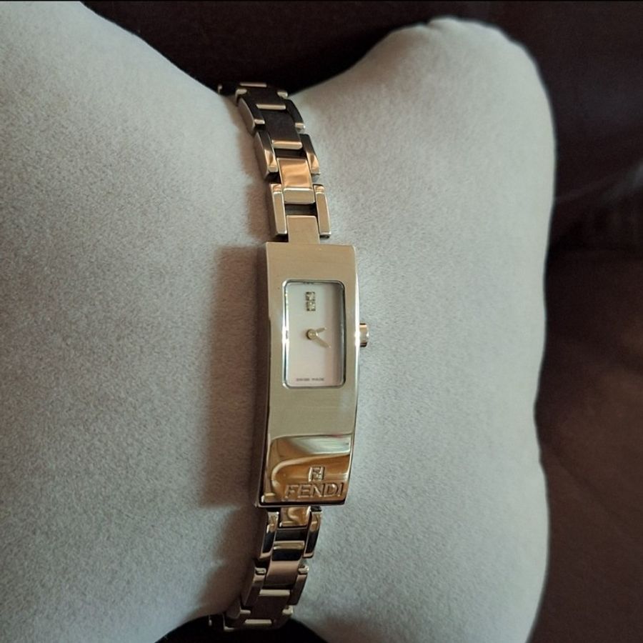 Fendi 3300L 美鑽長方鏈錶-1