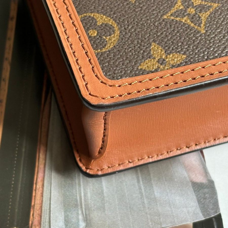 ::LOUIS VUITTON:: LV M68746花紋MINI達芙妮 WOC鏈包-3