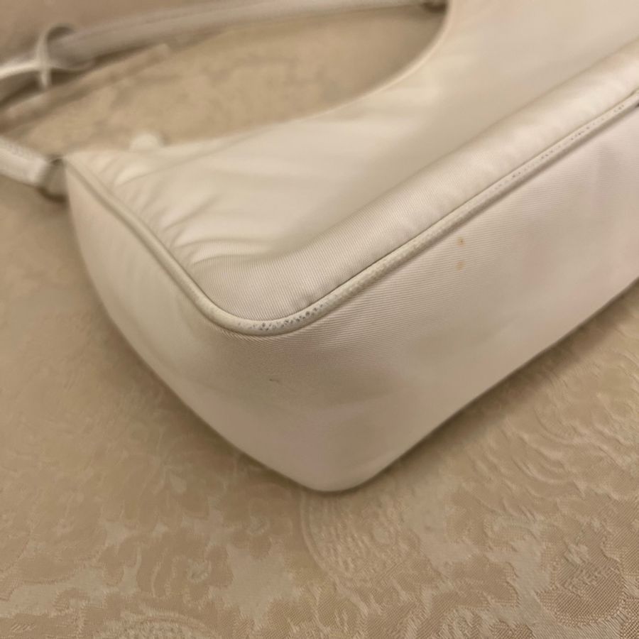 Prada白色尼龍肩背包-20