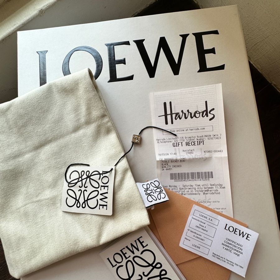 Loewe 迷你 Pebble Bucket 水桶包 黑色-31