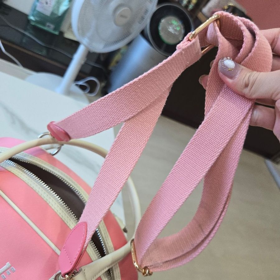 Burberry粉紅色保齡球包-3