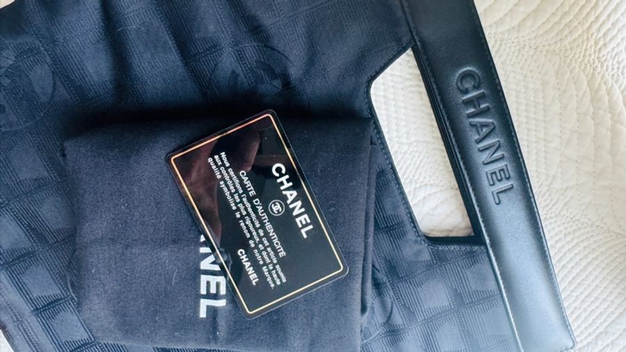 Chanel Travel Line 手提袋-10
