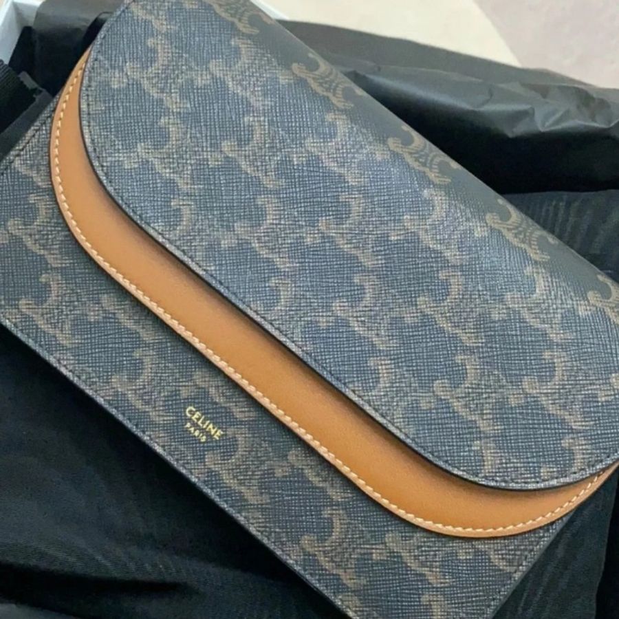 CELINE TRIOMPHE 老花信封式斜背包(-1