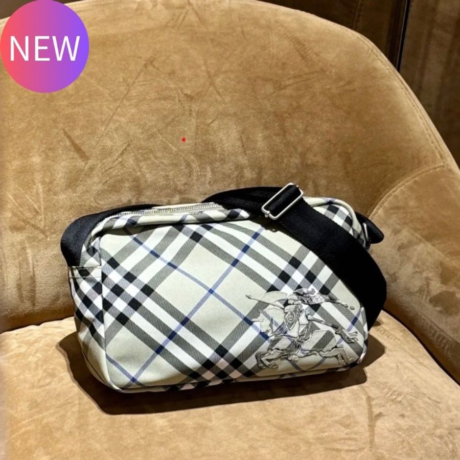 Burberry 80913351 青苔色格紋斜背包  -精緻馬術騎士徽標與經典設計《當季專櫃正售★全新商品 》-0