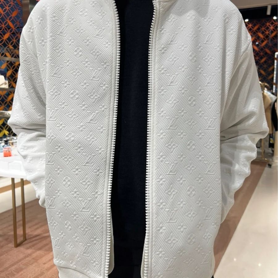五折出清❗️Lv白色滿版Logo運動外套❗️精品外套百搭好看🤩-3