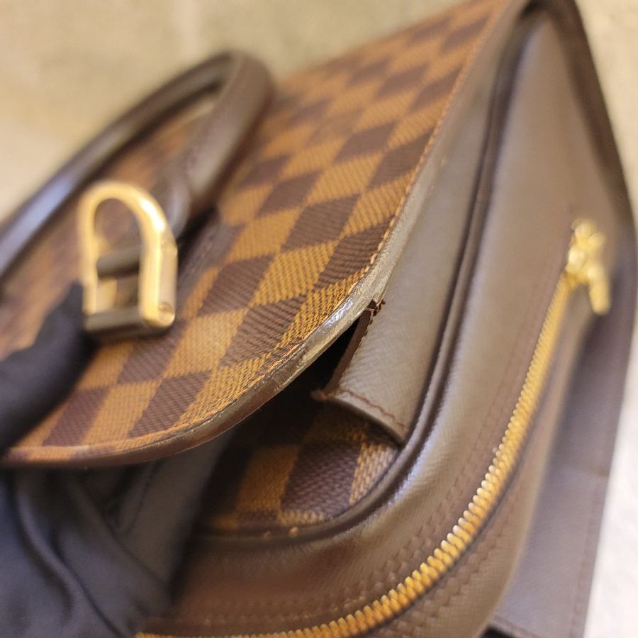 🎊斷捨離出清🎊LOUIS VUITTON LV N51155 棋盤格  Triana 手提包 豆腐包-24