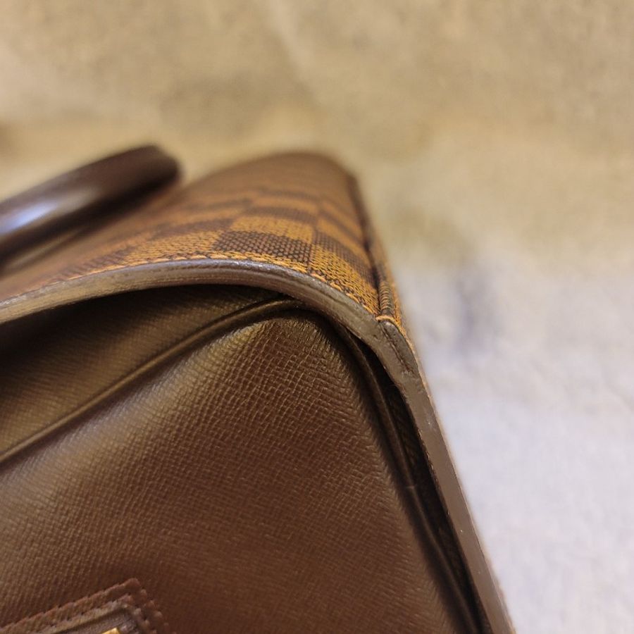🎊斷捨離出清🎊LOUIS VUITTON LV N51155 棋盤格  Triana 手提包 豆腐包-25