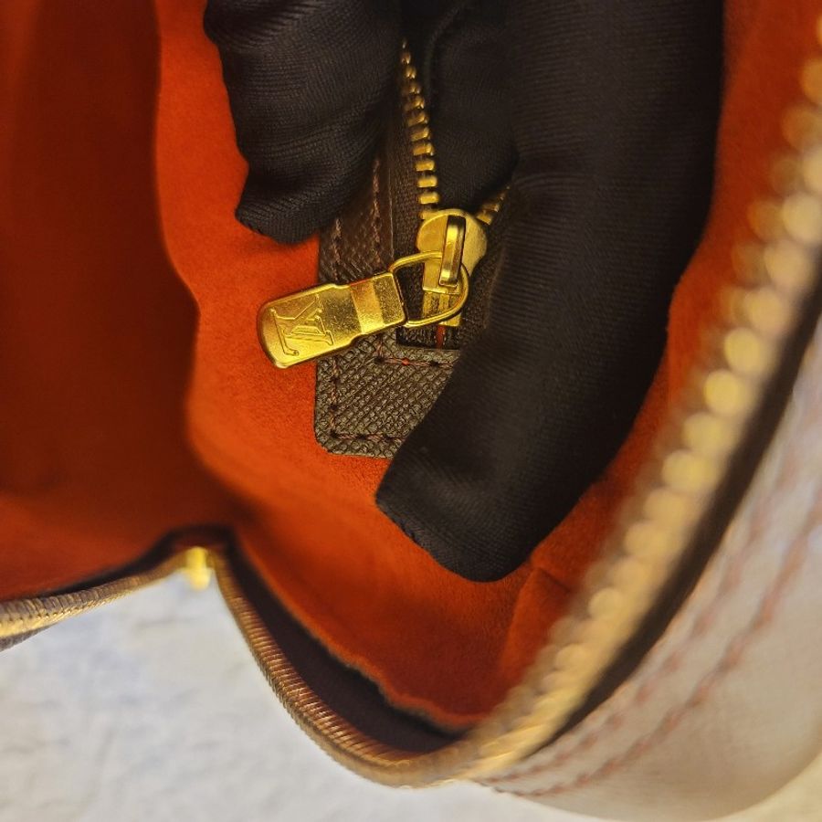 🎊斷捨離出清🎊LOUIS VUITTON LV N51155 棋盤格  Triana 手提包 豆腐包-39