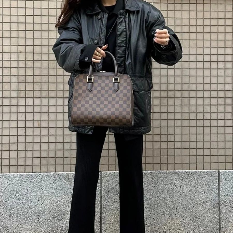 🎊斷捨離出清🎊LOUIS VUITTON LV N51155 棋盤格  Triana 手提包 豆腐包-49