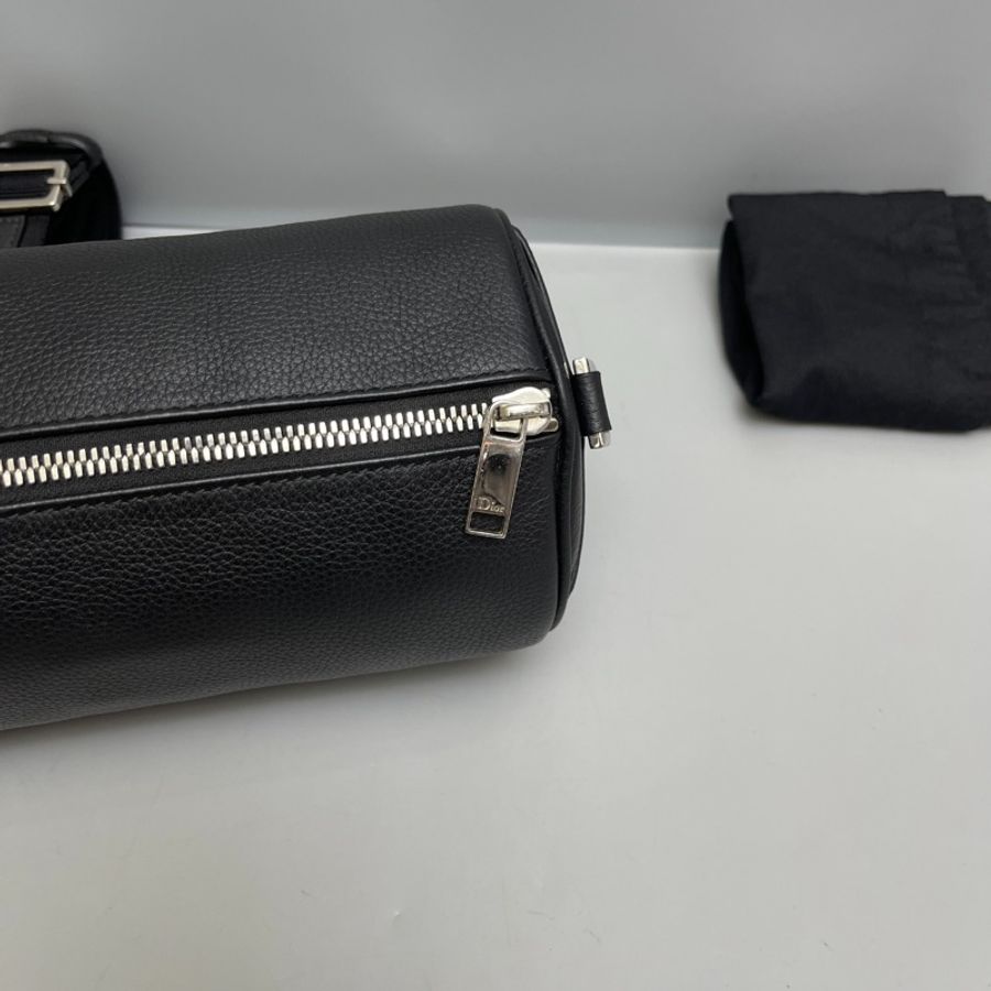 Dior Roller系列黑色荔枝紋圓筒包-2