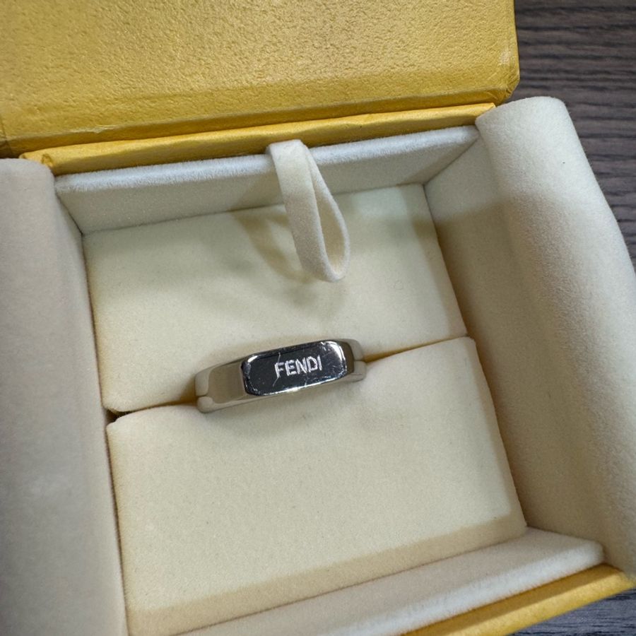 Fendi 品牌logo銀戒指-1