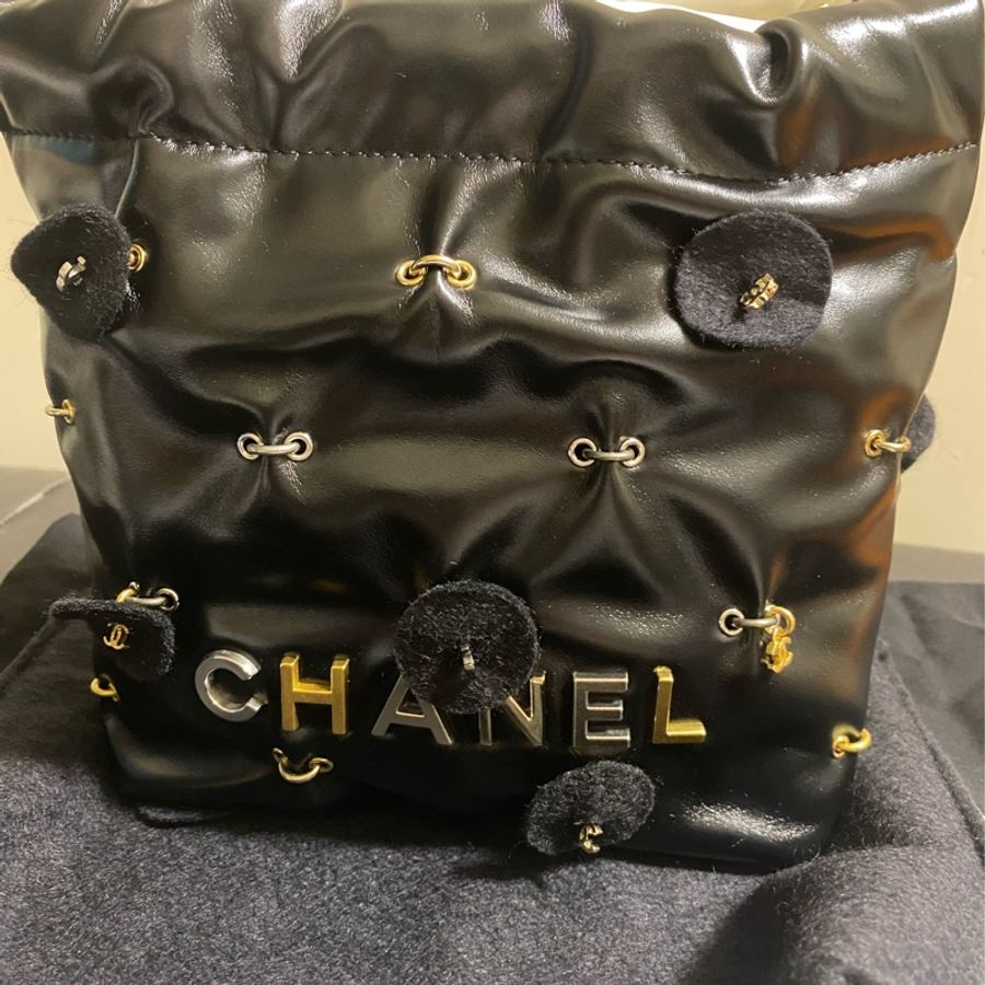 Chanel 22 mini-0