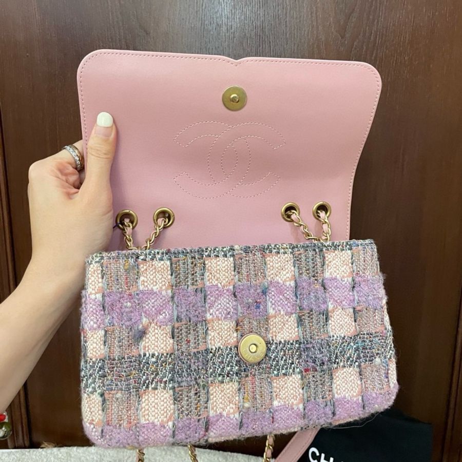 Chanel 毛呢粉色拼皮翻蓋鏈條包-5