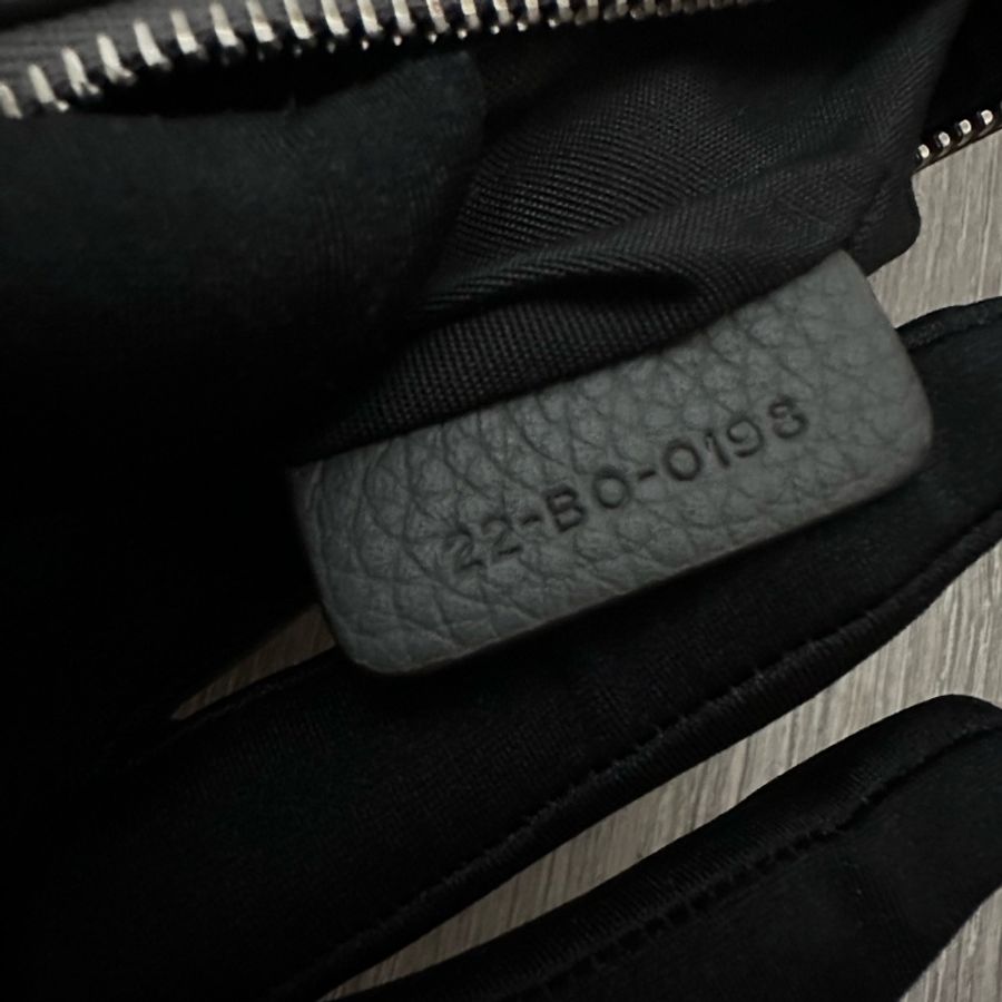 Dior Homme 灰色男裝真皮手拿包 極少使用-5