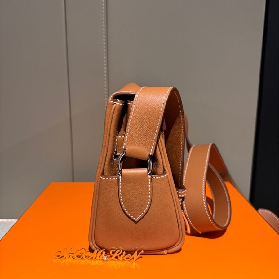 全新現貨在台 Hermes kelly messenger pm 郵差包 信差包 藍心湄 金棕 銀釦 Ec皮-3