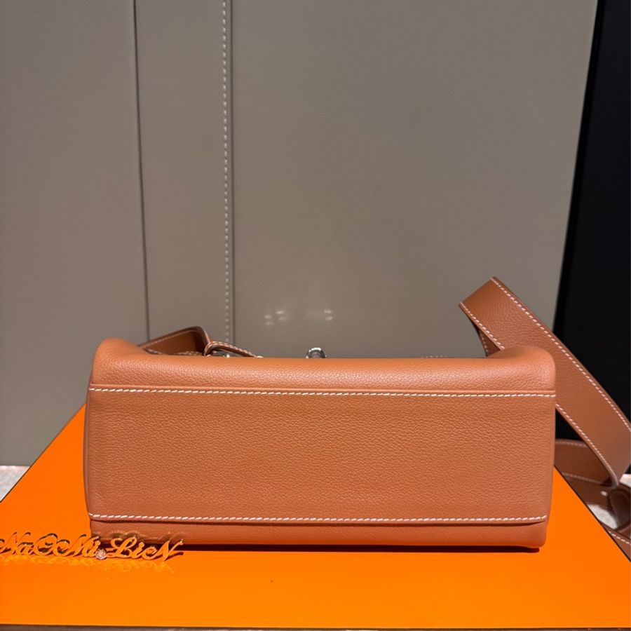 全新現貨在台 Hermes kelly messenger pm 郵差包 信差包 藍心湄 金棕 銀釦 Ec皮-4