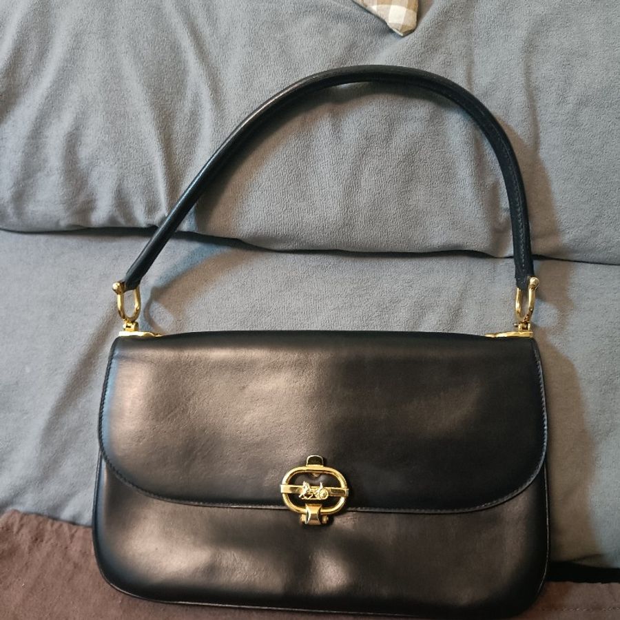 CELINE 肩背牛皮手拿包肩揹包 金屬馬車-0