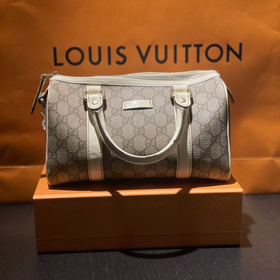 GUCCI Joy系列193604 雙G緹花防水PVC小波士頓包(駝色白邊)-0