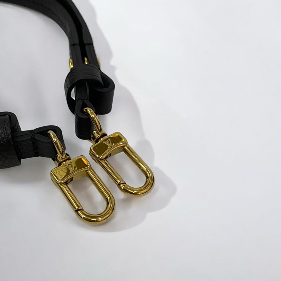 LV 黑牛皮壓紋Easy Pouch On Strap 金釦斜肩背包-3