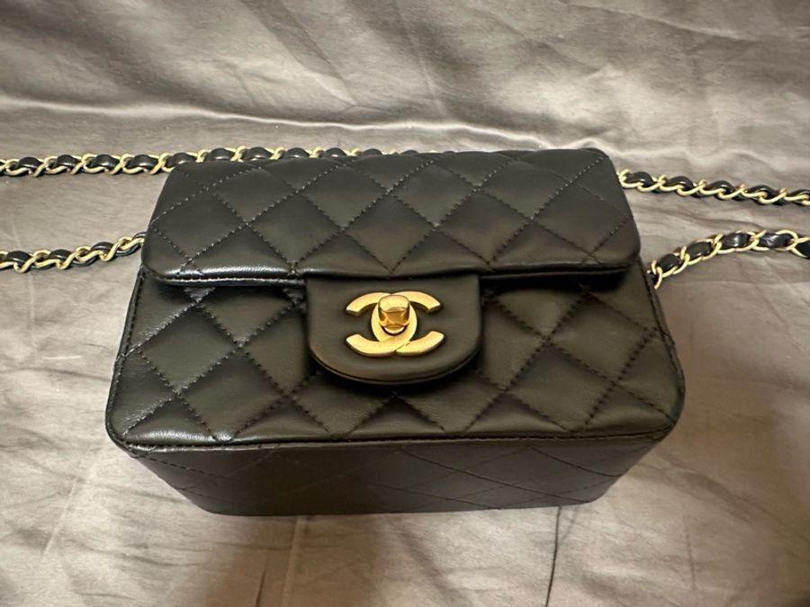 Chanel 方胖子17 cm 黑色羊皮，復古金扣-3