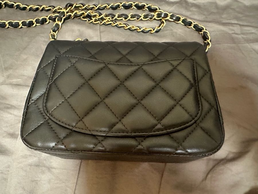 Chanel 方胖子17 cm 黑色羊皮，復古金扣-4