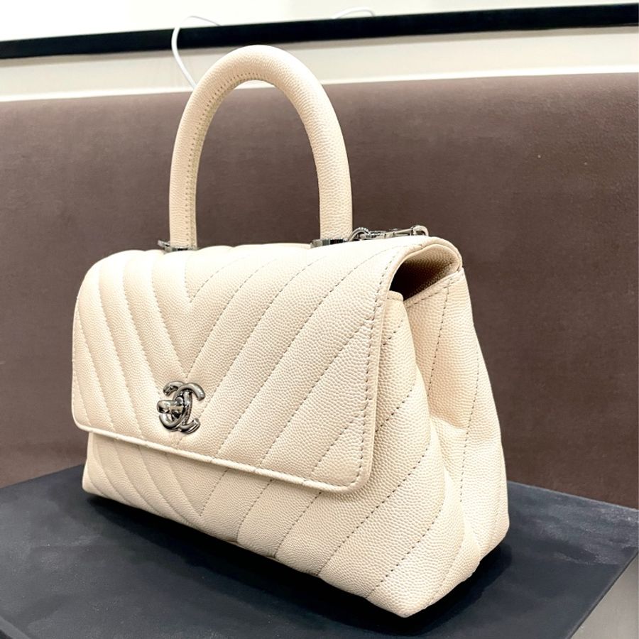 Chanel coco handle 24-4